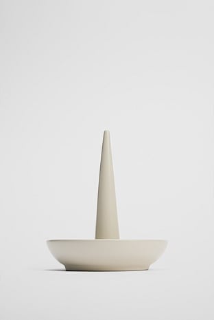 Lucinda Ring Stand