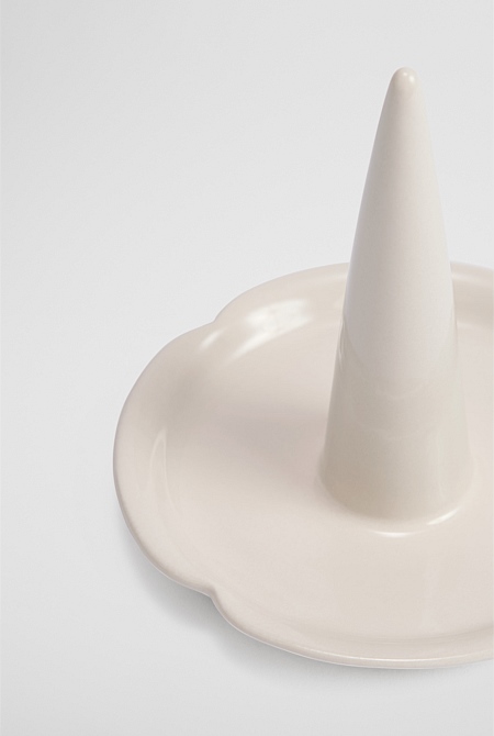 Olinda Ring Stand
