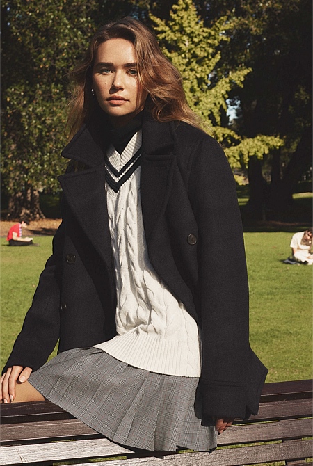 V-Neck Cable Knit V-Neck Cable Knit