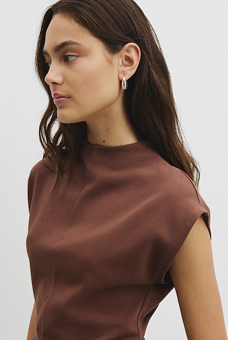 Extend Shoulder Top