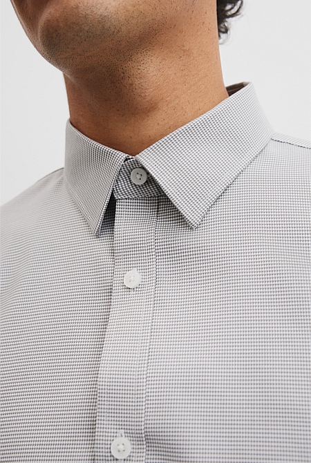 Slim Micro Houndstooth Travel Shirt