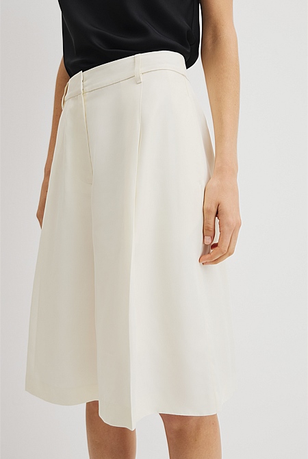 Crepe Bermuda Short