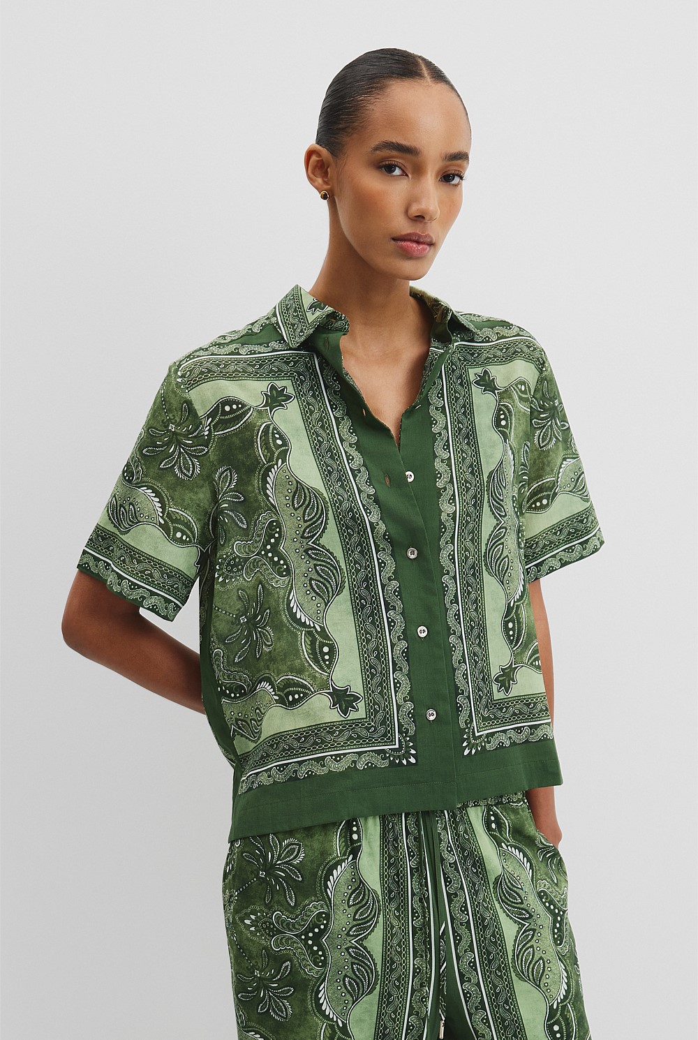 Fern Scarf Print Scarf Print Short Sleeve Shirt - Holiday