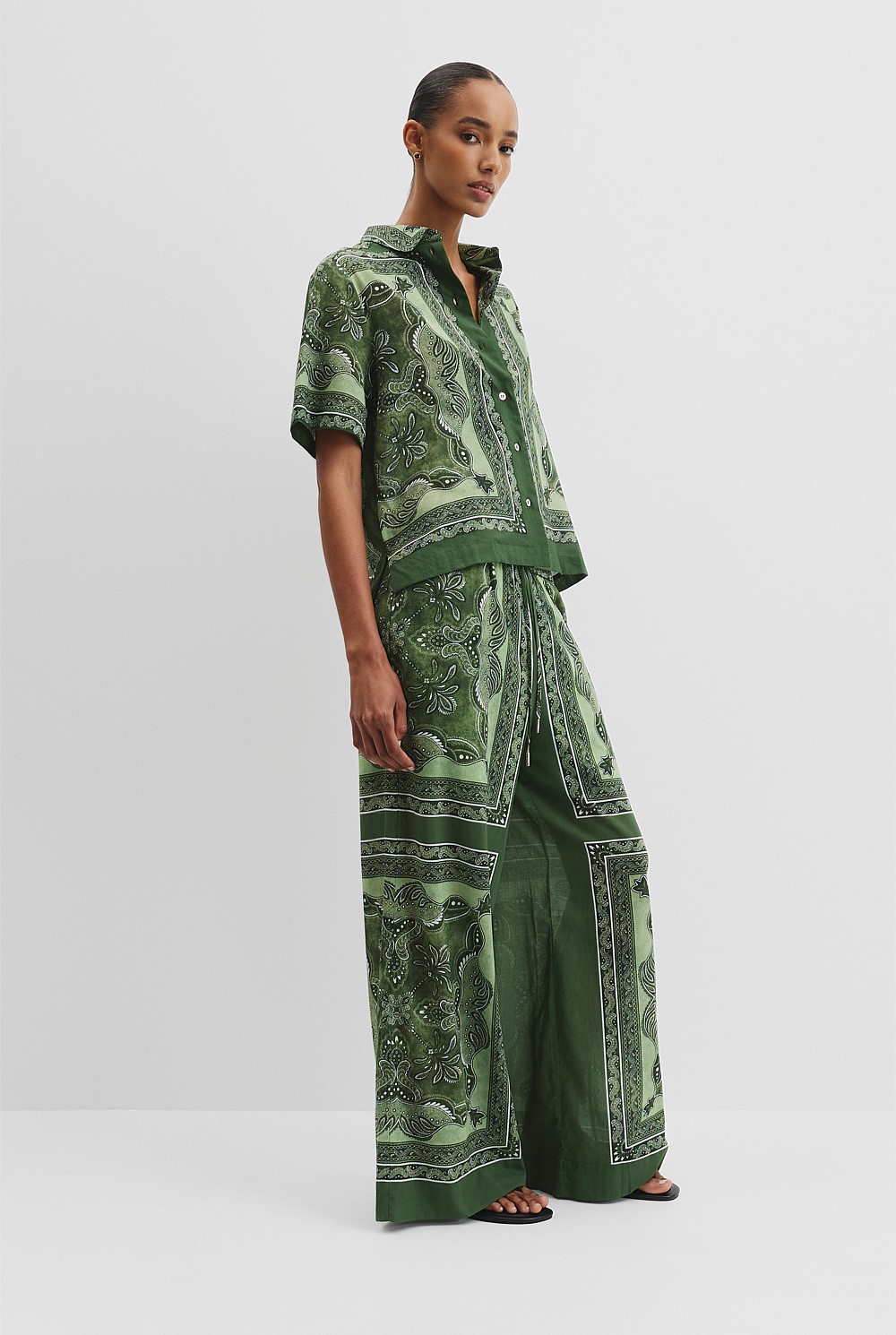 Fern Scarf Print Scarf Print Short Sleeve Shirt - Holiday