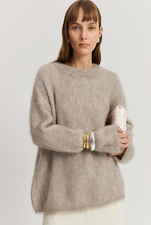 Fluffy crew neck sweater deals