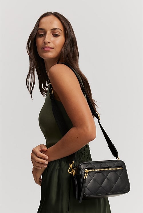 Black quilted hotsell crossbody bag